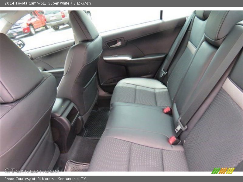 Super White / Black/Ash 2014 Toyota Camry SE