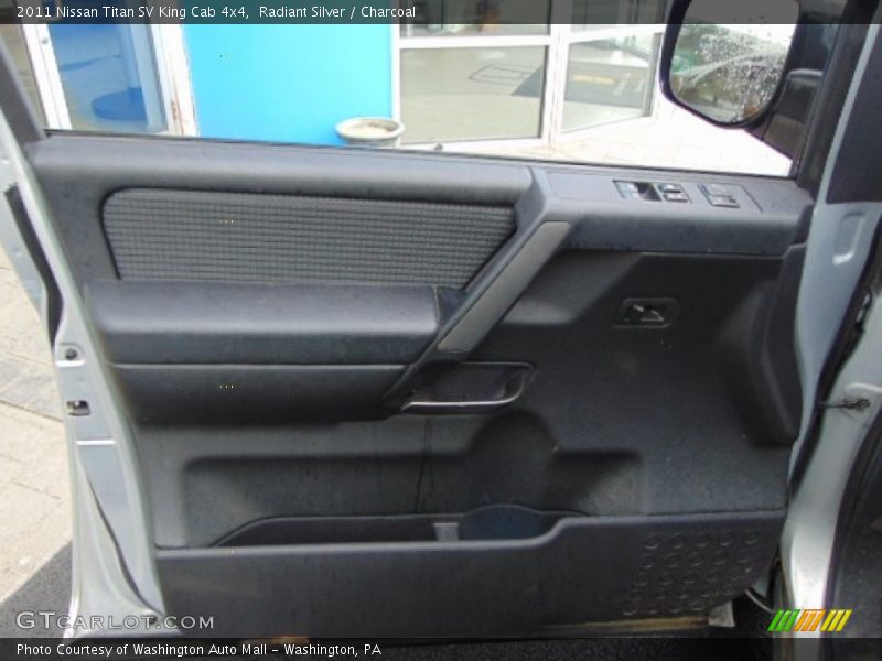 Radiant Silver / Charcoal 2011 Nissan Titan SV King Cab 4x4