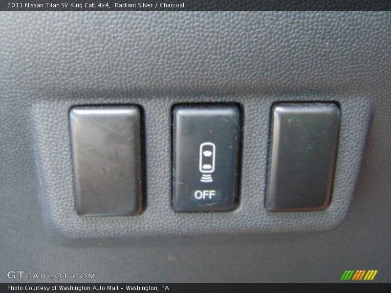 Radiant Silver / Charcoal 2011 Nissan Titan SV King Cab 4x4