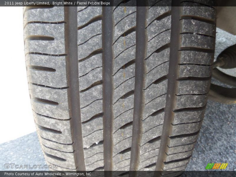 Bright White / Pastel Pebble Beige 2011 Jeep Liberty Limited
