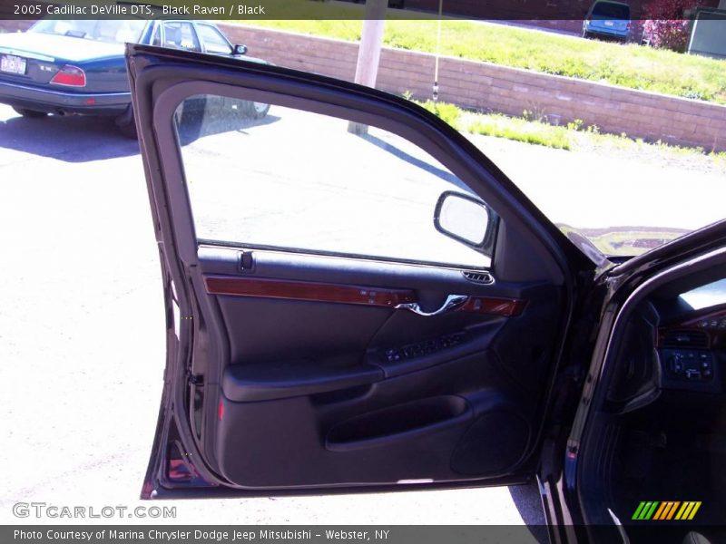 Black Raven / Black 2005 Cadillac DeVille DTS