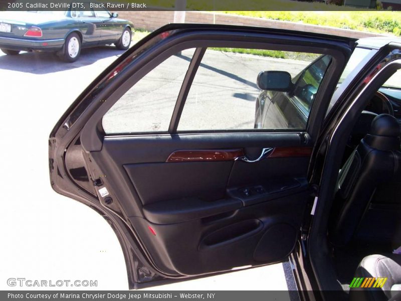 Black Raven / Black 2005 Cadillac DeVille DTS