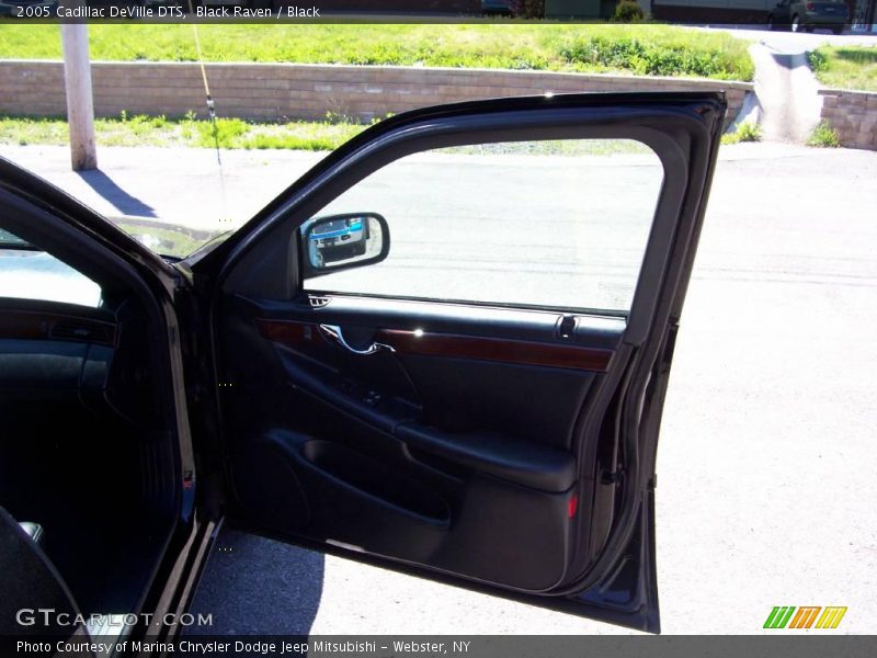Black Raven / Black 2005 Cadillac DeVille DTS