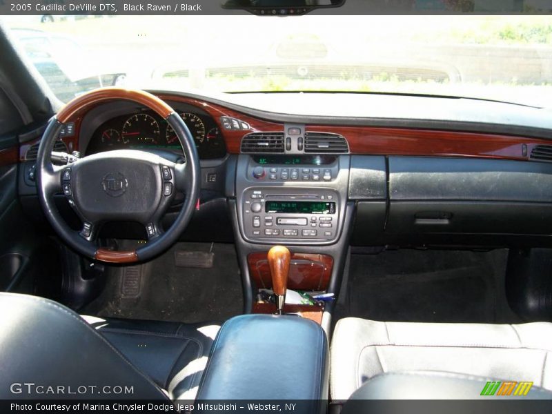 Black Raven / Black 2005 Cadillac DeVille DTS