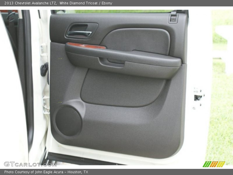 White Diamond Tricoat / Ebony 2013 Chevrolet Avalanche LTZ