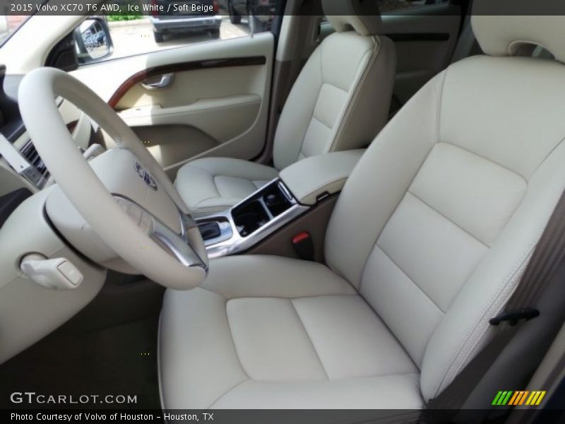 Front Seat of 2015 XC70 T6 AWD
