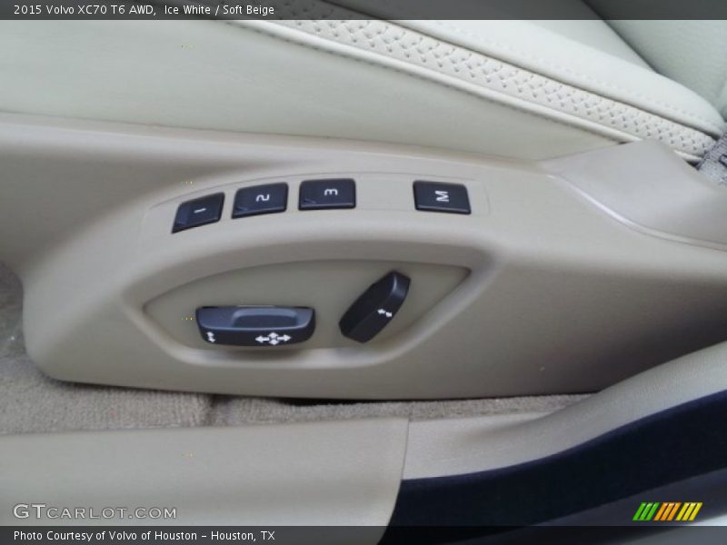 Controls of 2015 XC70 T6 AWD