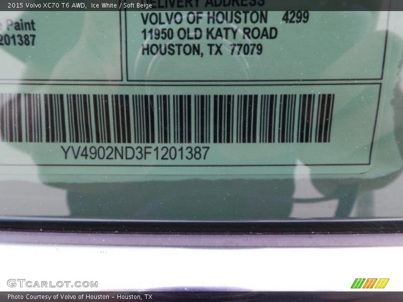 Ice White / Soft Beige 2015 Volvo XC70 T6 AWD