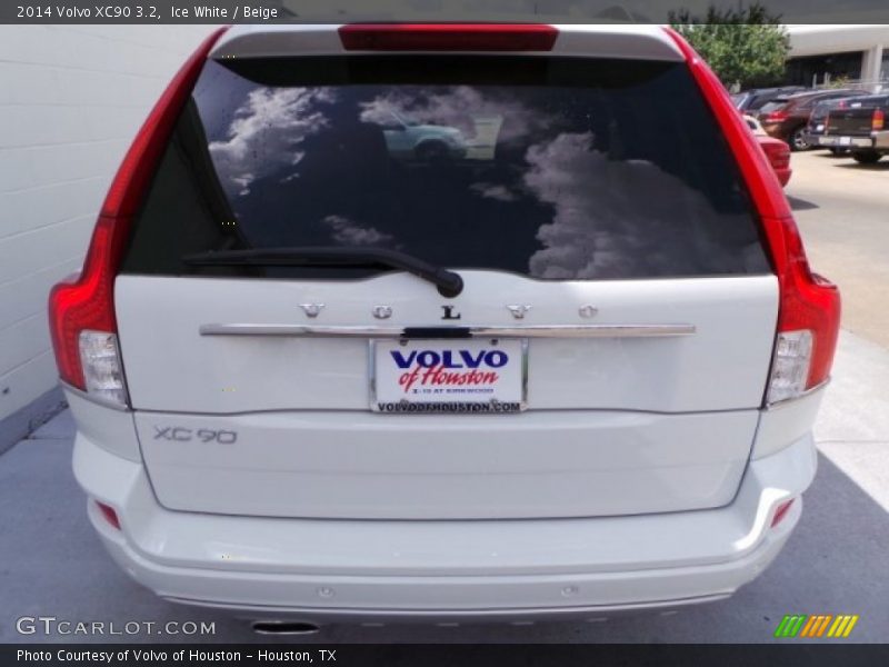 Ice White / Beige 2014 Volvo XC90 3.2