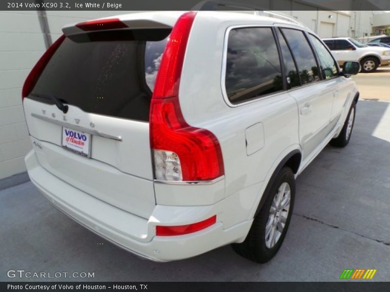 Ice White / Beige 2014 Volvo XC90 3.2