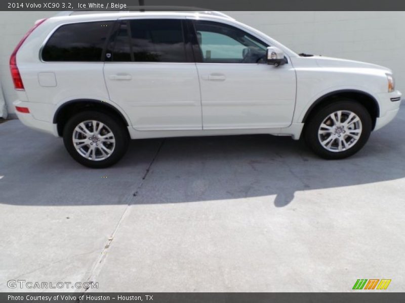 Ice White / Beige 2014 Volvo XC90 3.2