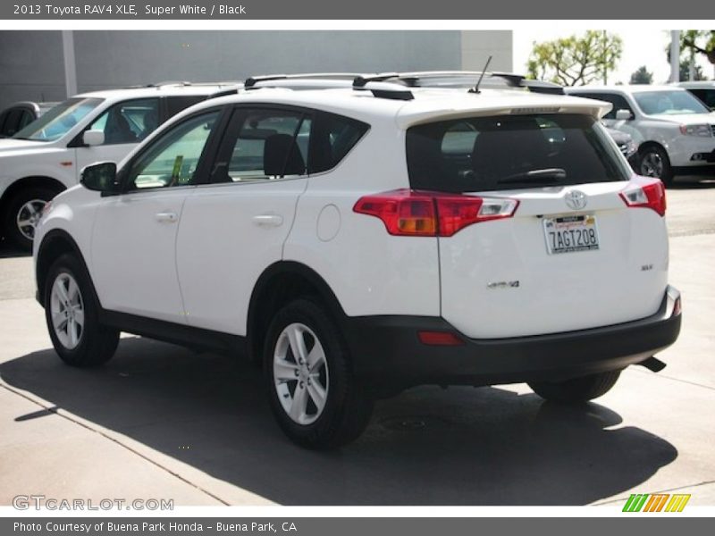 Super White / Black 2013 Toyota RAV4 XLE