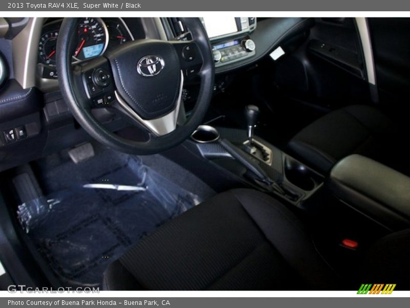 Super White / Black 2013 Toyota RAV4 XLE