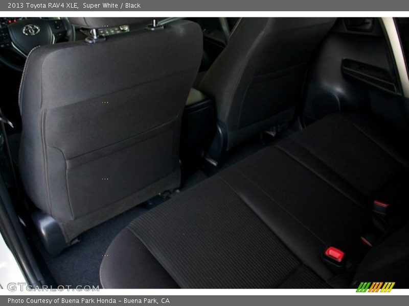 Super White / Black 2013 Toyota RAV4 XLE