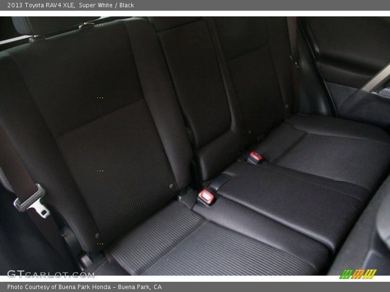Super White / Black 2013 Toyota RAV4 XLE