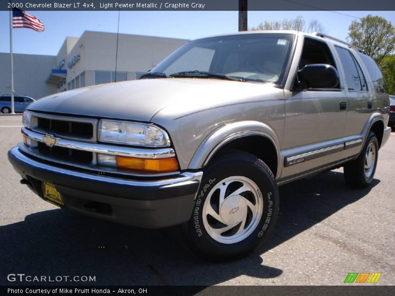 Light Pewter Metallic / Graphite Gray 2000 Chevrolet Blazer LT 4x4