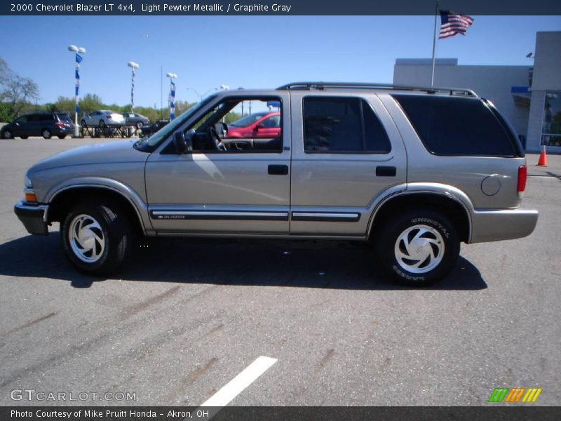 Light Pewter Metallic / Graphite Gray 2000 Chevrolet Blazer LT 4x4