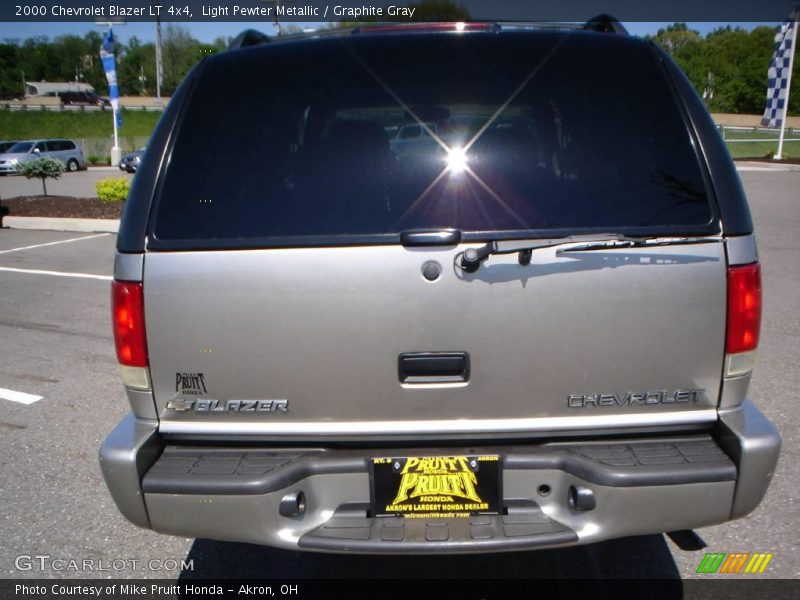 Light Pewter Metallic / Graphite Gray 2000 Chevrolet Blazer LT 4x4