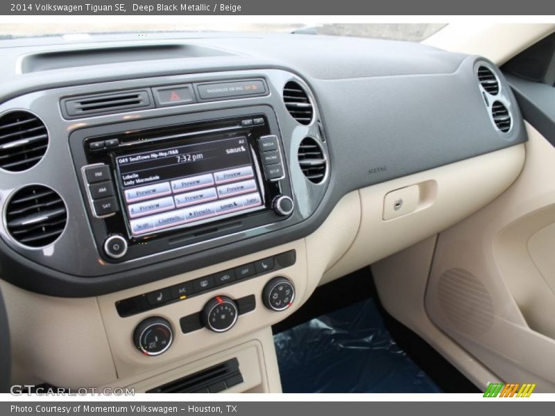 Deep Black Metallic / Beige 2014 Volkswagen Tiguan SE