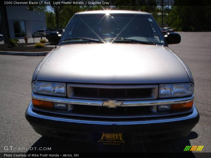 Light Pewter Metallic / Graphite Gray 2000 Chevrolet Blazer LT 4x4