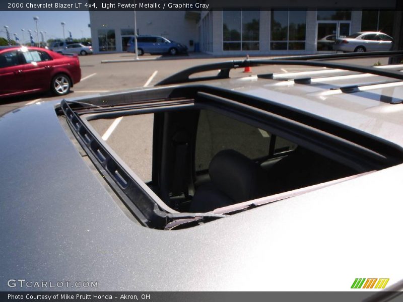 Light Pewter Metallic / Graphite Gray 2000 Chevrolet Blazer LT 4x4