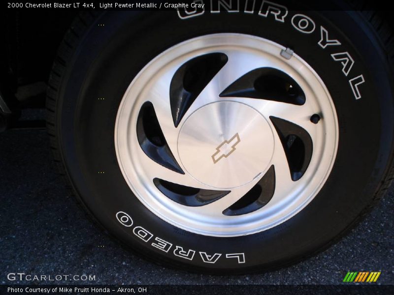 Light Pewter Metallic / Graphite Gray 2000 Chevrolet Blazer LT 4x4