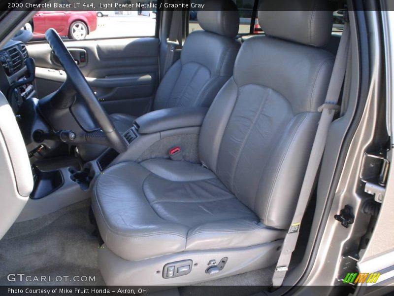 Light Pewter Metallic / Graphite Gray 2000 Chevrolet Blazer LT 4x4