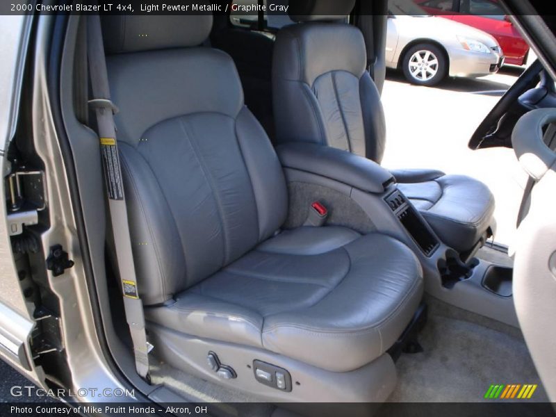 Light Pewter Metallic / Graphite Gray 2000 Chevrolet Blazer LT 4x4
