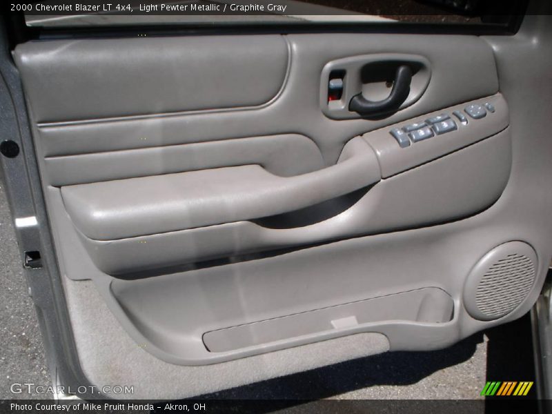 Light Pewter Metallic / Graphite Gray 2000 Chevrolet Blazer LT 4x4