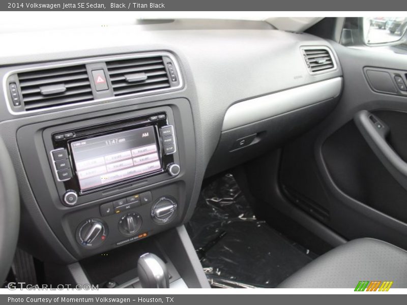 Black / Titan Black 2014 Volkswagen Jetta SE Sedan