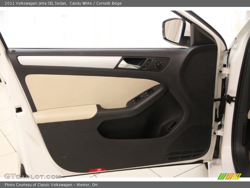Door Panel of 2011 Jetta SEL Sedan