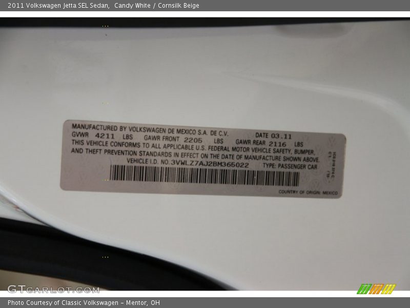 Candy White / Cornsilk Beige 2011 Volkswagen Jetta SEL Sedan