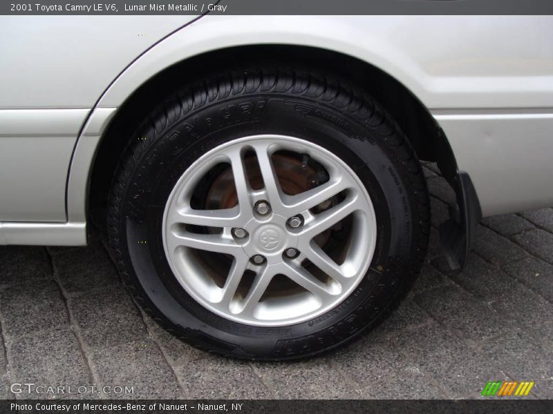 Lunar Mist Metallic / Gray 2001 Toyota Camry LE V6