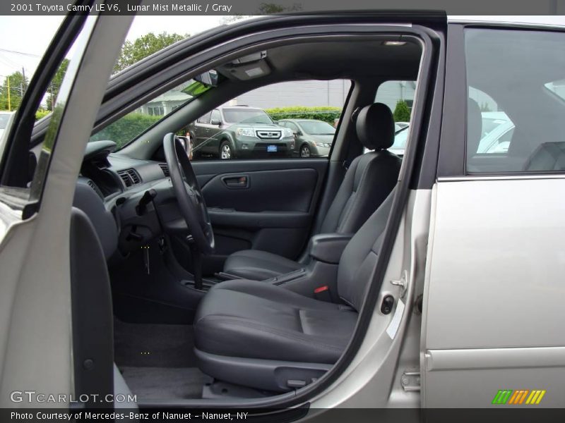Lunar Mist Metallic / Gray 2001 Toyota Camry LE V6