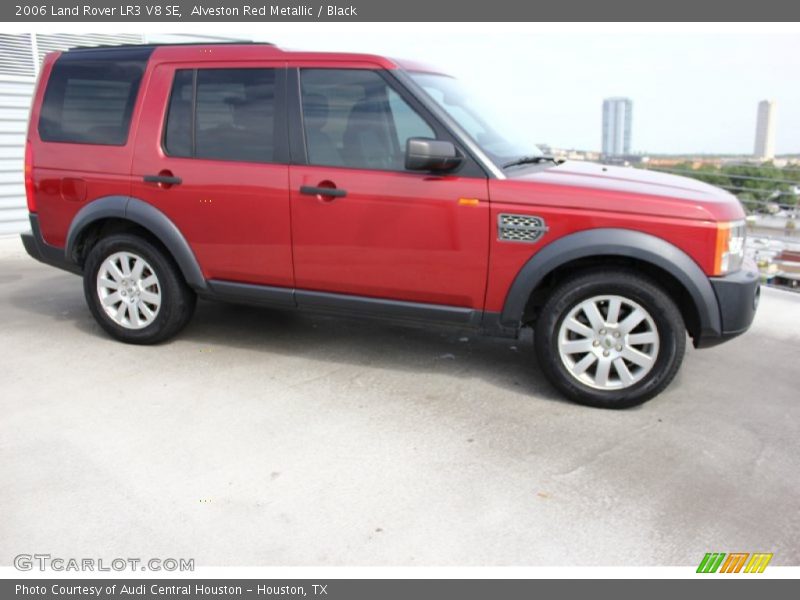 Front 3/4 View of 2006 LR3 V8 SE