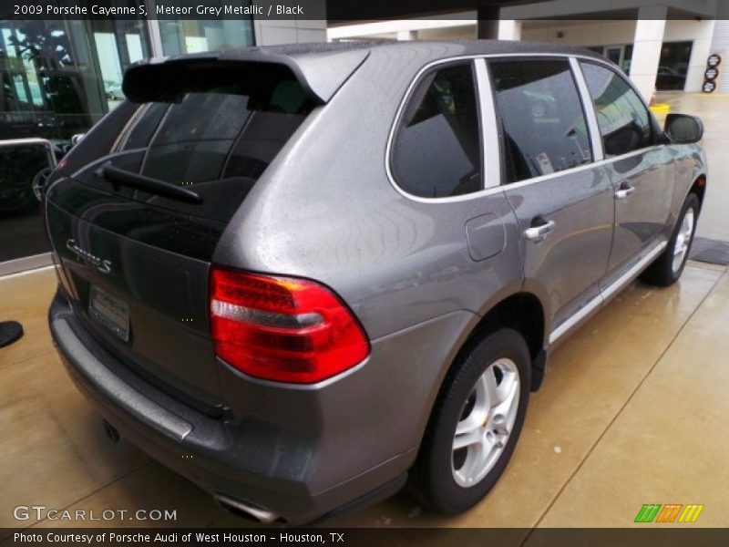 Meteor Grey Metallic / Black 2009 Porsche Cayenne S