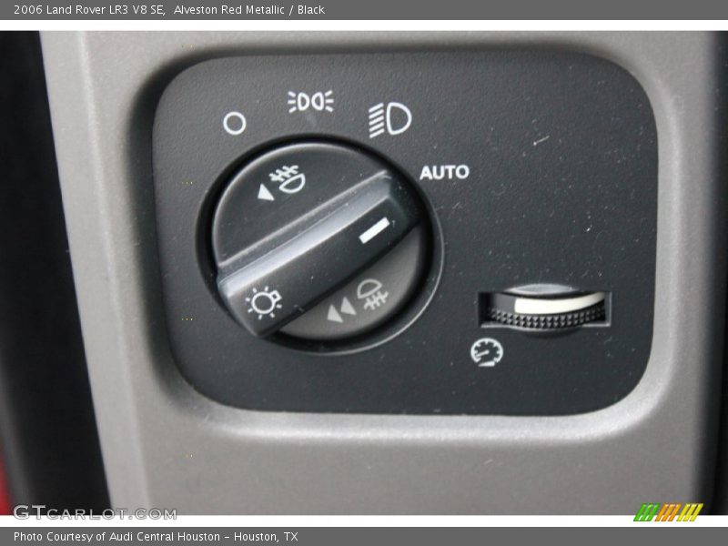 Controls of 2006 LR3 V8 SE