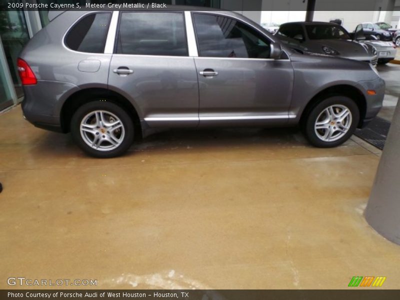 Meteor Grey Metallic / Black 2009 Porsche Cayenne S