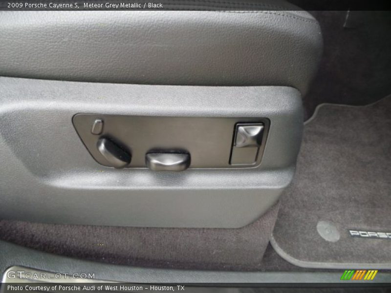 Meteor Grey Metallic / Black 2009 Porsche Cayenne S