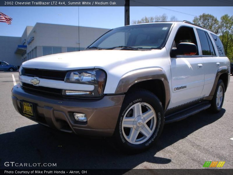 Summit White / Medium Oak 2002 Chevrolet TrailBlazer LTZ 4x4