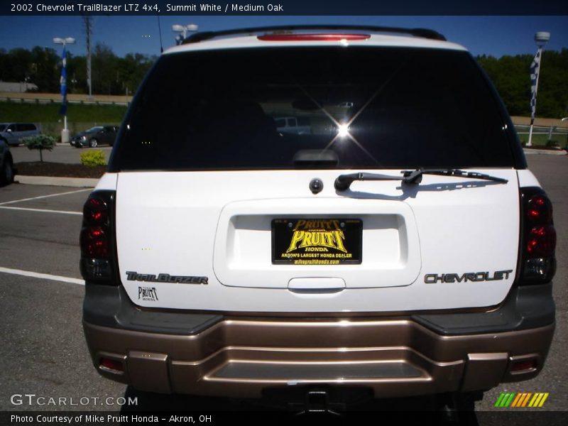 Summit White / Medium Oak 2002 Chevrolet TrailBlazer LTZ 4x4