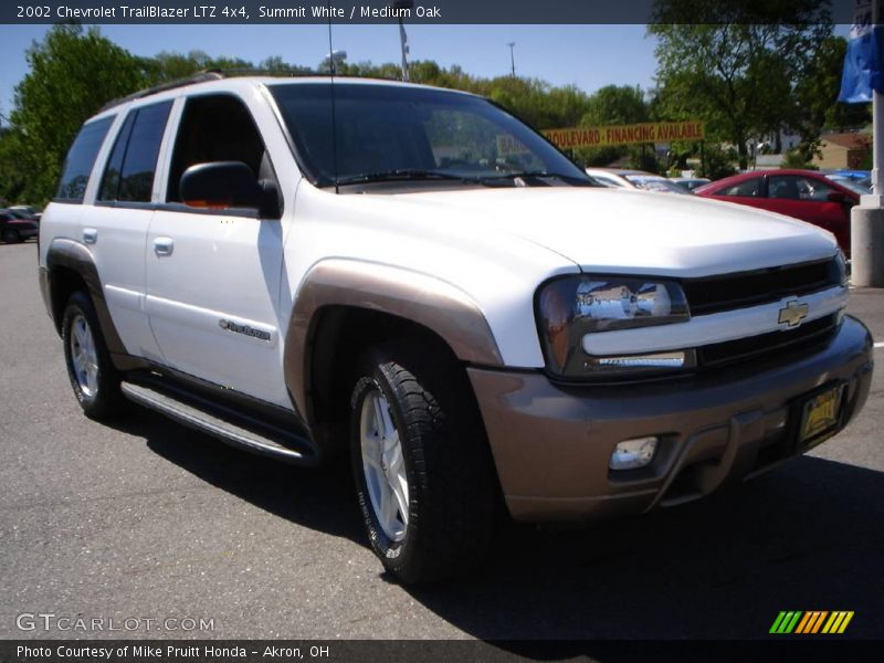 Summit White / Medium Oak 2002 Chevrolet TrailBlazer LTZ 4x4