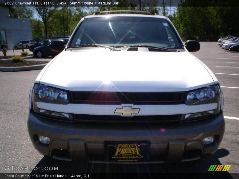 Summit White / Medium Oak 2002 Chevrolet TrailBlazer LTZ 4x4