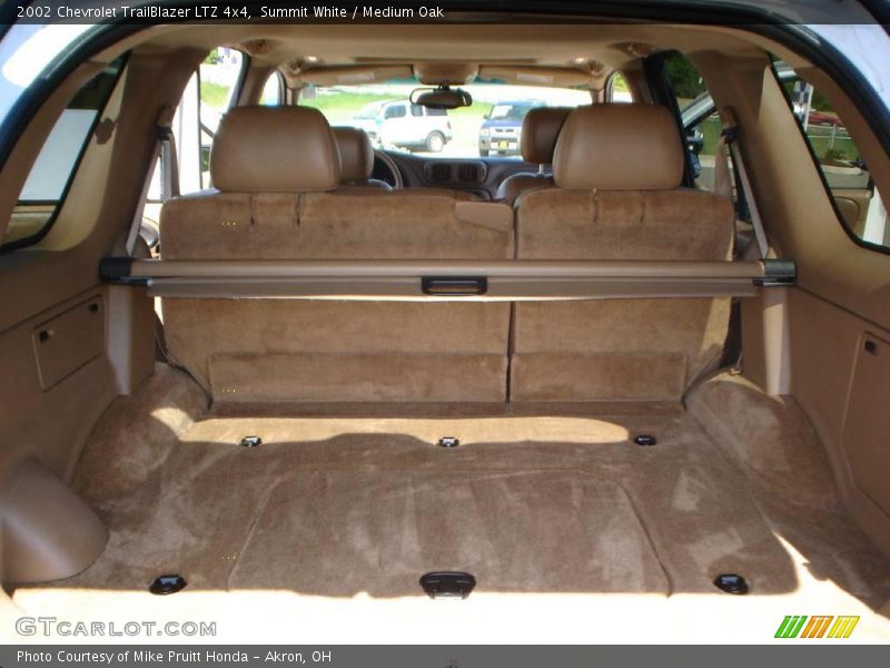 Summit White / Medium Oak 2002 Chevrolet TrailBlazer LTZ 4x4