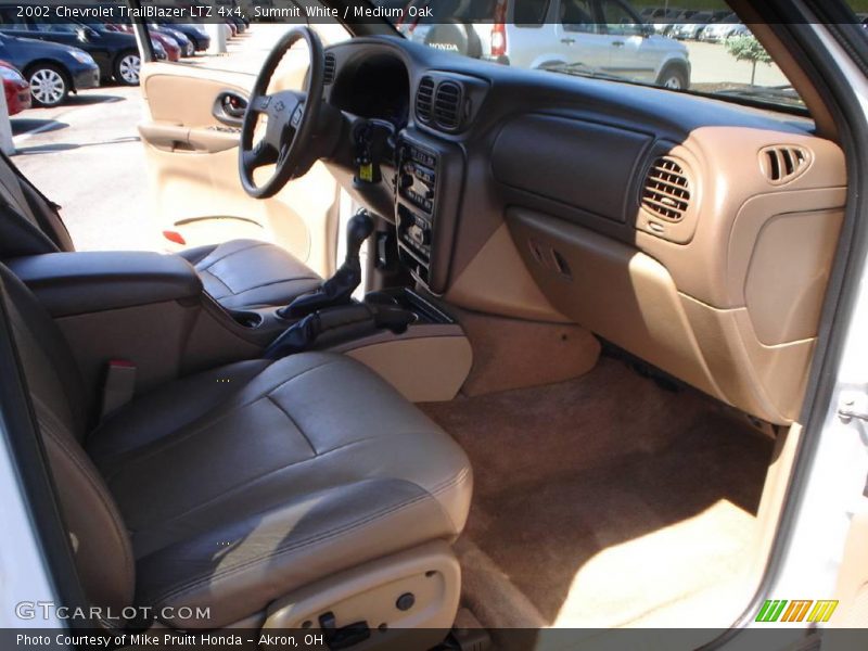 Summit White / Medium Oak 2002 Chevrolet TrailBlazer LTZ 4x4