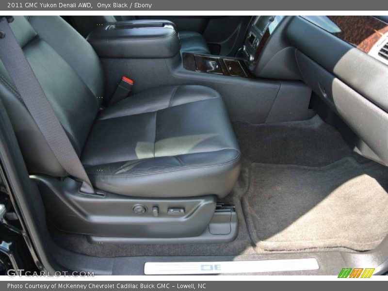 Onyx Black / Ebony 2011 GMC Yukon Denali AWD