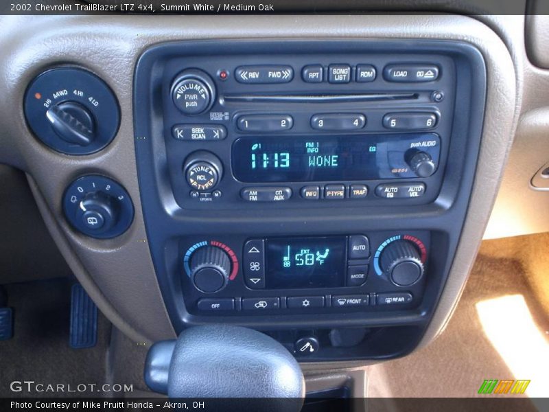 Summit White / Medium Oak 2002 Chevrolet TrailBlazer LTZ 4x4