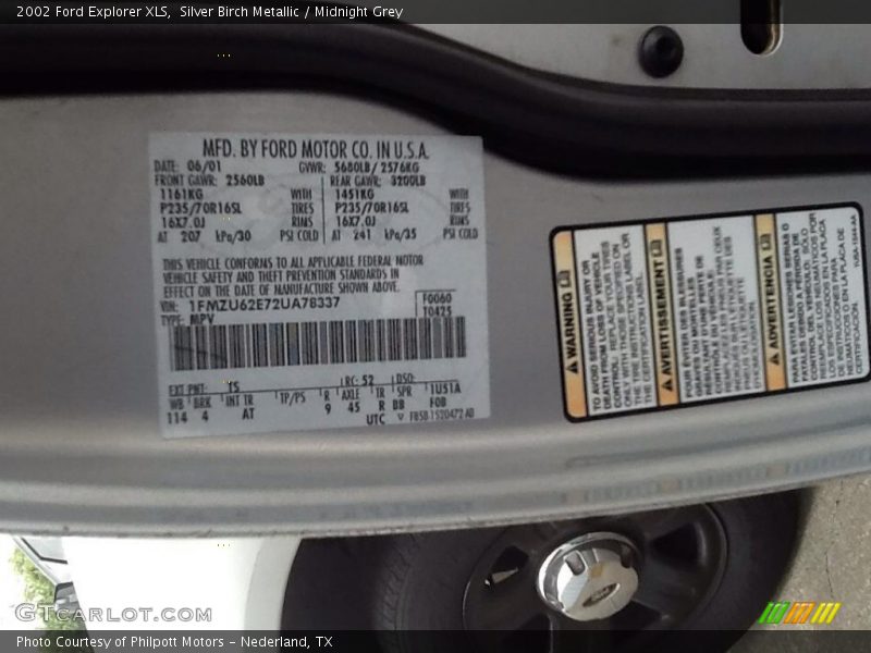 Silver Birch Metallic / Midnight Grey 2002 Ford Explorer XLS