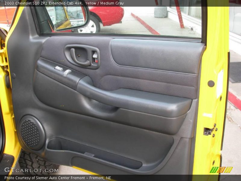 Yellow / Medium Gray 2003 Chevrolet S10 ZR2 Extended Cab 4x4