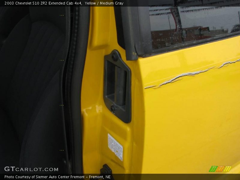 Yellow / Medium Gray 2003 Chevrolet S10 ZR2 Extended Cab 4x4
